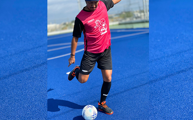 ウェア上下（半袖／長袖） ¥800（S-XL）